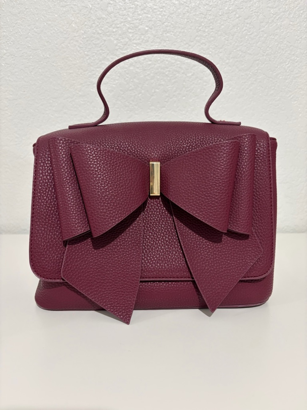 Women's Bow Accent Top-Handle Bag - Burgundy